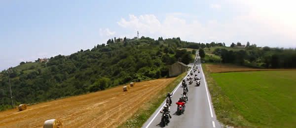 Itinerari: Mototurismo ra le sinuose stradine delle colline del Roero