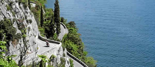 Tour in moto: Strada della Forra in moto la mitica SP38 del Lago di Garda