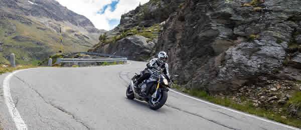 Tour in moto: Mille curve su 12 passi delle Dolomiti del Veneto e Trentino