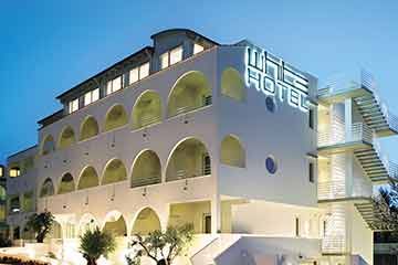 White Hotel and Resort - Vieste - 1
