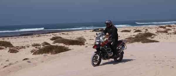 Itinerari moto: Sulle piste delle Dune di Piscinas in Sardegna