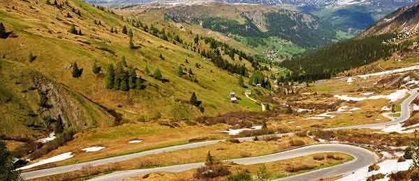 Mini tour in moto: Sulle strade tutte curve e tornanti delle Dolomiti Bellunesi