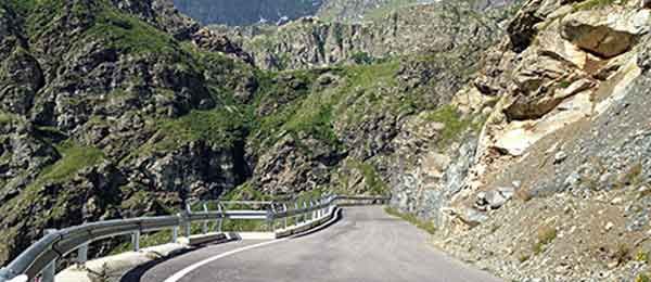 Mini tour in moto: In Piemonte sulla splendida strada che porta al Monviso