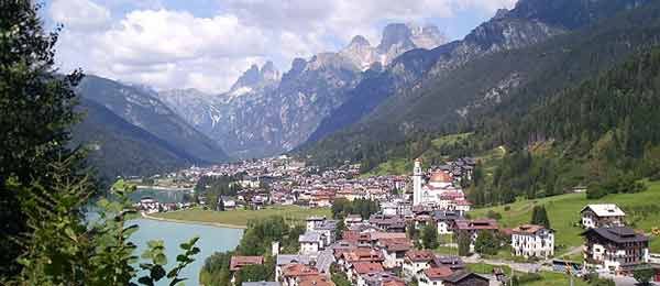 Mini tour in moto: Scopriamo le splendide Dolomiti Bellunesi in Veneto