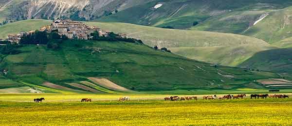 Mini tour in moto: Monti Sibillini seguendo un bellissimo mini itinerario