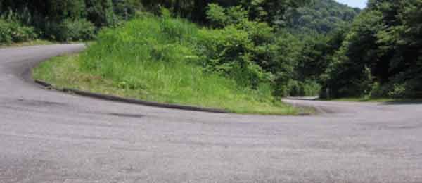 Mini tour in moto: Trento, Monte Bondone e lago di Toblino tra curve e panorami
