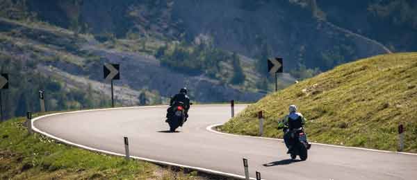 Mini tour in moto: Mototurismo Trentino tra Dolomiti del Lagorai e lago Calaita