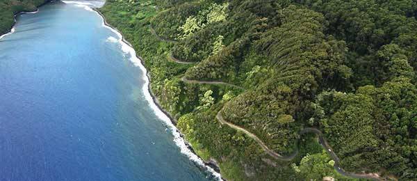 Strade: Hana Highway, tante curve sull'isola magica Maui, Hawaii