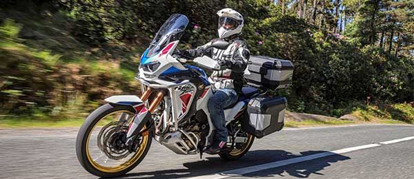 Strade avventura in moto: Avventura tra i Pirenei alla scoperta del Circo de Gavarnie
