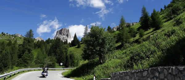 Tour in moto: Giro dei 13 passi delle Dolomiti tra Trentino e Veneto