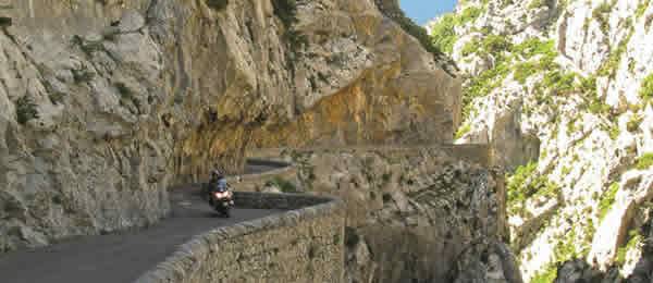 Tour in moto: Il viaggio dei viaggi in moto alla scoperta dei Pirenei