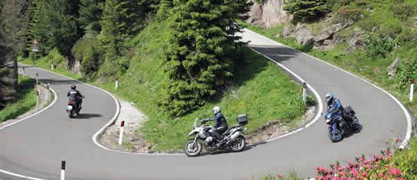 Tour in moto: Tra curve e tornanti della Grande Strada delle Dolomiti