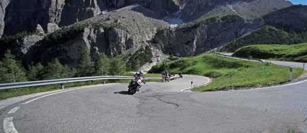 Tour in moto: Sette dei più spettacolari passi delle Dolomiti in moto