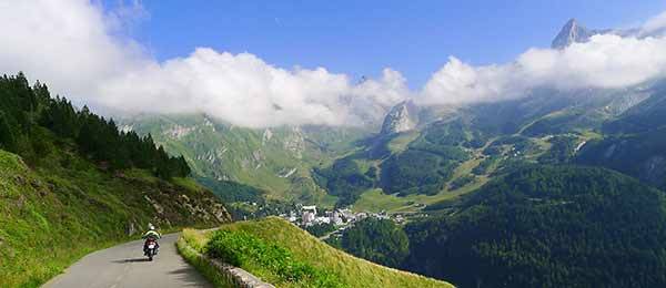 Tour in moto: Pirenei Spagnoli tra panorami stupendi e curve mozzafiato