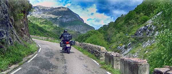 Los Picos de Europa il paradiso spagnolo del mototurista doc