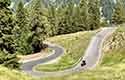 Curve e tornanti in moto tra le Alpi d'Italia e Svizzera