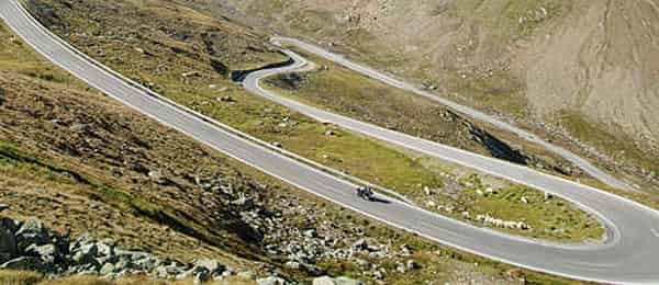 Tour in moto: Stelvio Tremola Furkapass passi magici tra Italia Svizzera