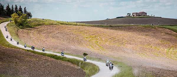 Tour in moto: Da Milano alla Garfagnana sulle creste degli Appennini