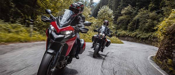 Tour in moto: Grand tour sulle strade più belle da percorrere in Francia